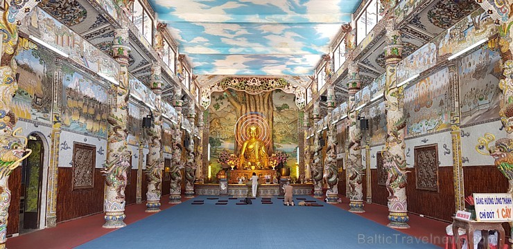 Travelnews.lv iepazīst vjetnamiesu budistu templi Linh-Phuoc-Pagode Dakotā. Atbalsta: 365 brīvdienas un Turkish Airlines 249312