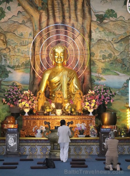 Travelnews.lv iepazīst vjetnamiesu budistu templi Linh-Phuoc-Pagode Dakotā. Atbalsta: 365 brīvdienas un Turkish Airlines 249313
