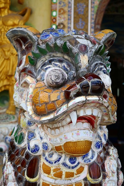 Travelnews.lv iepazīst vjetnamiesu budistu templi Linh-Phuoc-Pagode Dakotā. Atbalsta: 365 brīvdienas un Turkish Airlines 249318