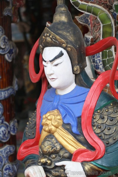 Travelnews.lv iepazīst vjetnamiesu budistu templi Linh-Phuoc-Pagode Dakotā. Atbalsta: 365 brīvdienas un Turkish Airlines 249336