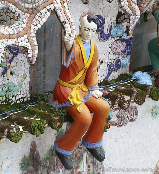 Travelnews.lv iepazīst vjetnamiesu budistu templi Linh-Phuoc-Pagode Dakotā. Atbalsta: 365 brīvdienas un Turkish Airlines 249358