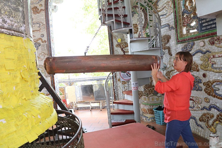 Travelnews.lv iepazīst vjetnamiesu budistu templi Linh-Phuoc-Pagode Dakotā. Atbalsta: 365 brīvdienas un Turkish Airlines 249365