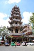 Travelnews.lv iepazīst vjetnamiesu budistu templi Linh-Phuoc-Pagode Dakotā. Atbalsta: 365 brīvdienas un Turkish Airlines 5