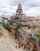 Travelnews.lv iepazīst vjetnamiesu budistu templi Linh-Phuoc-Pagode Dakotā. Atbalsta: 365 brīvdienas un Turkish Airlines 25
