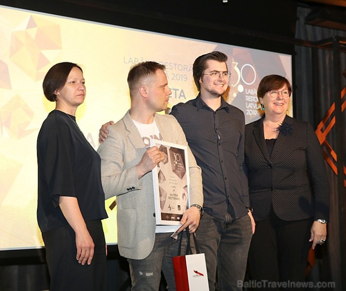 Travelnews.lv piedāvā dažus fotomirkļus no  apbalvošanas ceremonijas «30 labākie Latvijas restorāni 2019» 250516