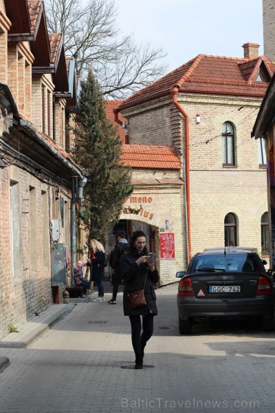 Užupes apkaime ir populāra mākslinieku vidē un ar savu bohēmisko atmosfēru tiek salīdzināta ar Monmartru Parīzē un Kristiāniju Kopenhāgenā. 1997. gada 250614