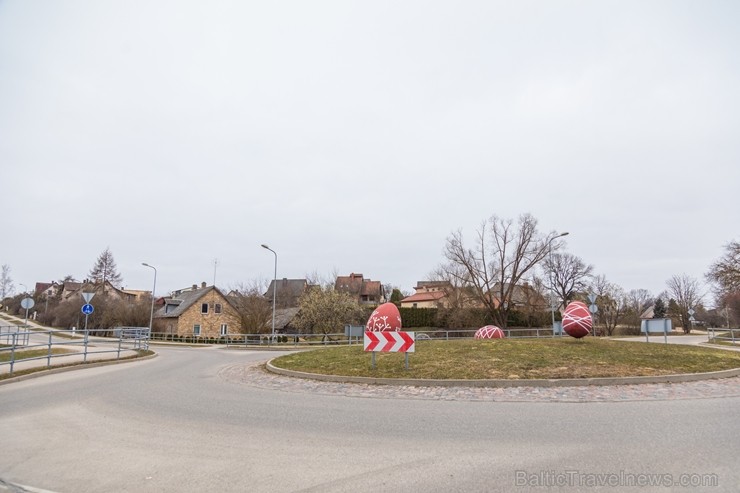 Travelnews.lv Lieldienās aicina apceļot Latviju un apskatīt virkni daudzveidīgu un interesantu svētku dekorāciju. Foto: Madonas TIC 251755