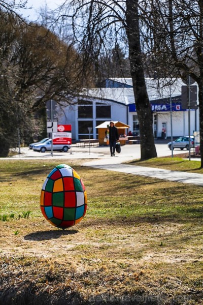 Travelnews.lv Lieldienās aicina apceļot Latviju un apskatīt virkni daudzveidīgu un interesantu svētku dekorāciju. Alūksnes TIC (Foto: Sanita Pāsa, Alv 251783