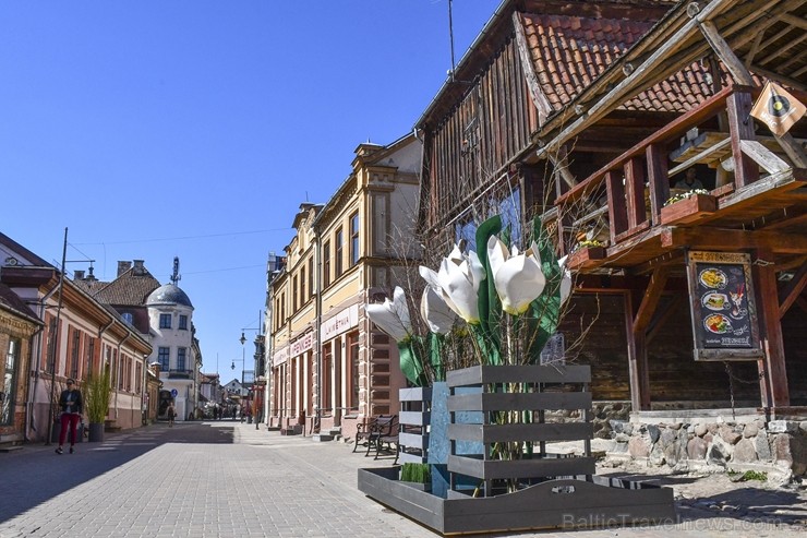 Travelnews.lv Lieldienās aicina apceļot Latviju un apskatīt virkni daudzveidīgu un interesantu svētku dekorāciju. Foto: Ričards Sotaks, Kuldīgas TIC 252083