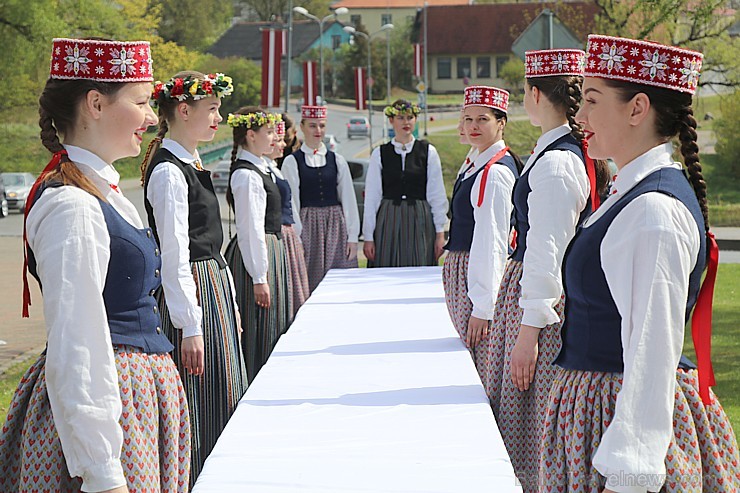 Travelnews.lv 4. maija – Latvijas Republikas Neatkarības atjaunošanas dienu svin Dobelē 252770