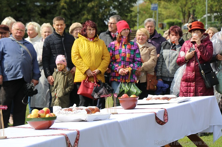 Travelnews.lv 4. maija – Latvijas Republikas Neatkarības atjaunošanas dienu svin Dobelē 252779