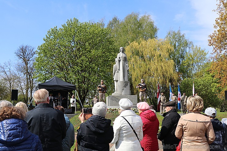 Travelnews.lv 4. maija – Latvijas Republikas Neatkarības atjaunošanas dienu svin Dobelē 252784