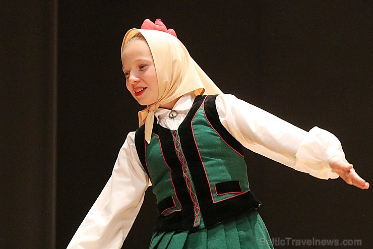 Travelnews.lv izbauda bērnu un jauniešu deju kolektīva «Pīlādzītis» koncertu «Deju karuselis» 252960