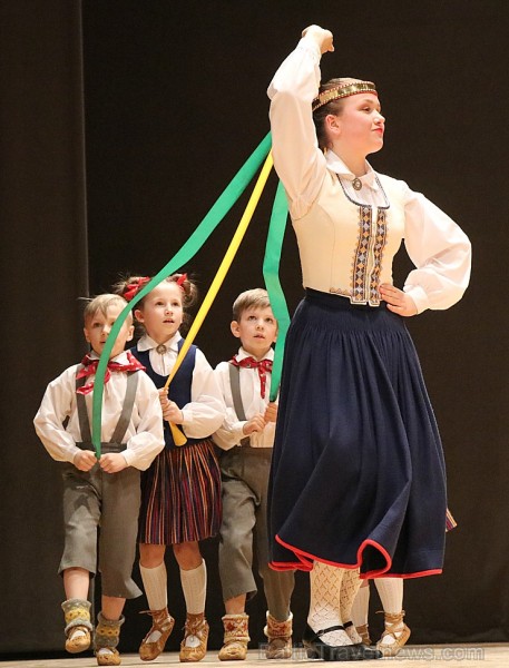 Travelnews.lv izbauda bērnu un jauniešu deju kolektīva «Pīlādzītis» koncertu «Deju karuselis» 252968