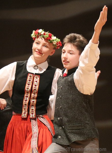 Travelnews.lv izbauda bērnu un jauniešu deju kolektīva «Pīlādzītis» koncertu «Deju karuselis» 252978