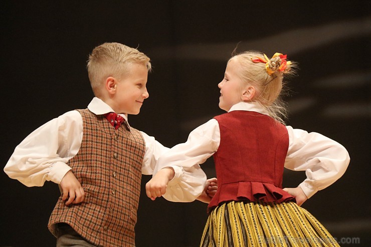 Travelnews.lv izbauda bērnu un jauniešu deju kolektīva «Pīlādzītis» koncertu «Deju karuselis» 253018