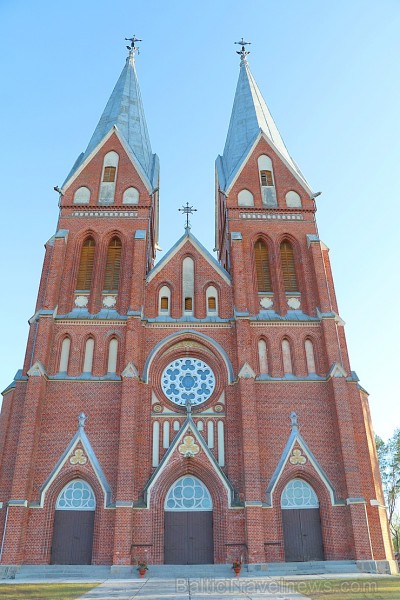 Travelnews.lv iesaka apciemot Viļaku un apskatīt burvīgo neogotikas stila baznīcu 253538