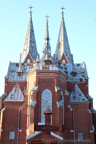 Travelnews.lv iesaka apciemot Viļaku un apskatīt burvīgo neogotikas stila baznīcu 253539