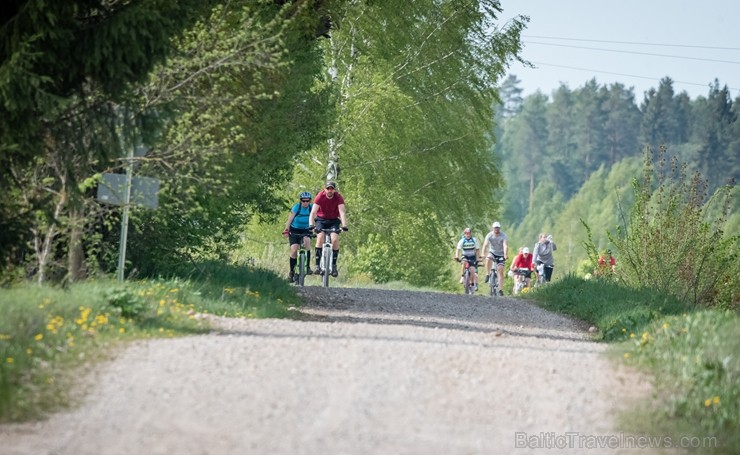 Smiltenes novada TIC atzīmē aktīvā tūrisma sezonas atklāšanu ar vasarīgu velobraucienu 