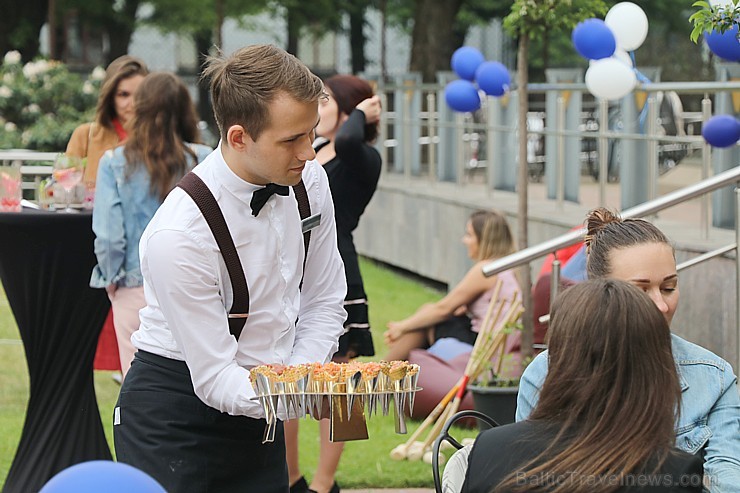 Rīgas viesnīcas «Radisson Blu Rīdzene Hotel» restorāns «Piramīda» 23.05.2019 atklāj vasaras terasi 254747