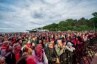 Ar koncertiem, saldējuma svētkiem un uguņošanu jūras krastā Jūrmalā  svin kūrorta vasaras sākumu, pulcējot vairākus tūkstošus apmeklētāju saulrieta ap 7