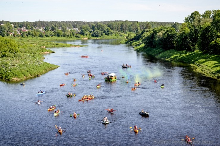 Aizsargājamo ainavu apvidū Augšdaugava notika pasākums Lielais plosts 2019, kas aktīvās atpūtas cienītāju vidū jau ir kļuvis iecienīts un tuvs 255929