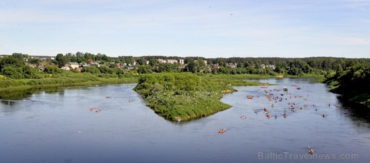 Aizsargājamo ainavu apvidū Augšdaugava notika pasākums Lielais plosts 2019, kas aktīvās atpūtas cienītāju vidū jau ir kļuvis iecienīts un tuvs 255935