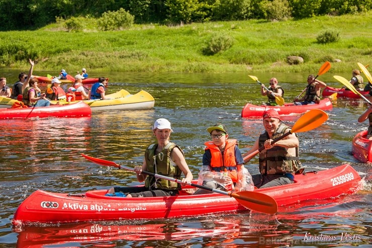 Aizsargājamo ainavu apvidū Augšdaugava notika pasākums Lielais plosts 2019, kas aktīvās atpūtas cienītāju vidū jau ir kļuvis iecienīts un tuvs 255951