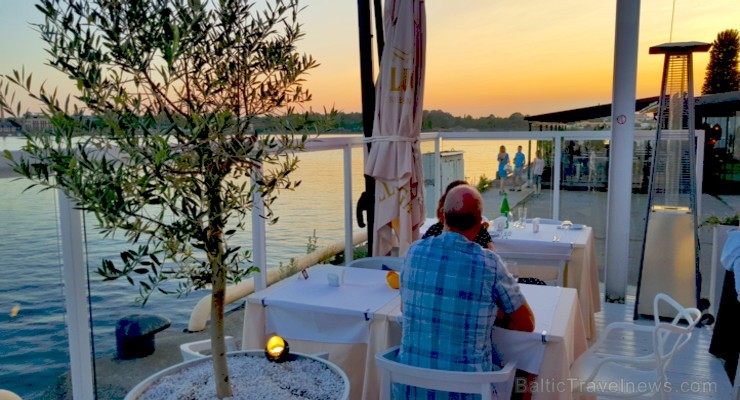 Travelnews.lv garšīgi izbauda Daugavas panorāmas restorānu «Aqua Luna» Andrejostā 256057