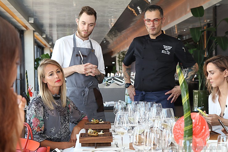 Rīgas viesnīcas «Grand Hotel Kempinski Riga» restorāns «Stage22» prezentē vasaras ēdienkarti 256181