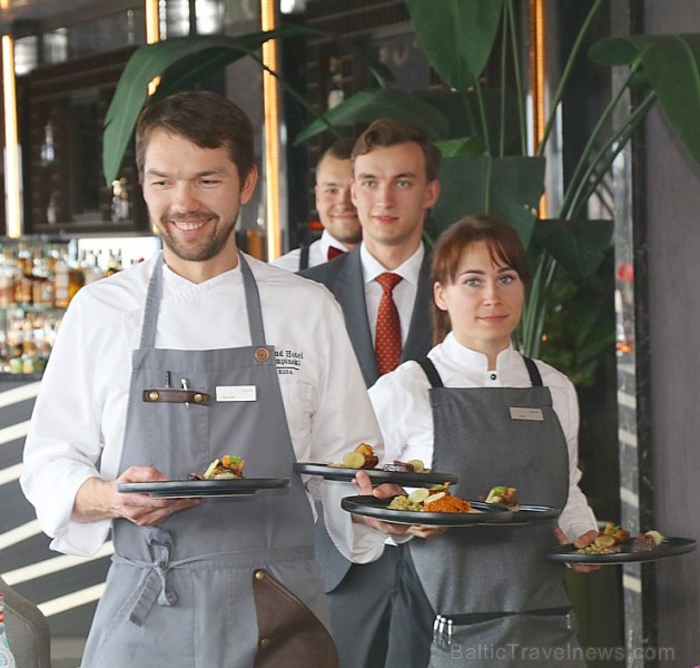 Rīgas viesnīcas «Grand Hotel Kempinski Riga» restorāns «Stage22» prezentē vasaras ēdienkarti 256211