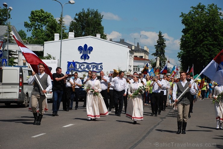 Ar skanīgiem koncertiem un košiem pasākumiem, kas apvieno visas pilsētas iedzīvotāju un ciemiņu paaudzes, Daugavpils pilsēta svin 744. Dzimšanas dienu 256451