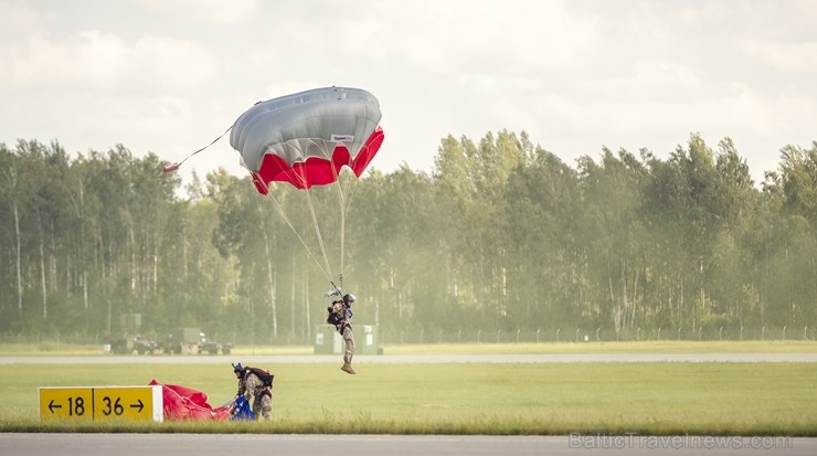 Aviācijas bāzē Lielvārdē 8.06.2019. norisinājās aviācijas paraugdemonstrējumi, kas veltīti Gaisa spēku simtgadei 256515