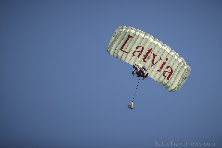 Aviācijas bāzē Lielvārdē 8.06.2019. norisinājās aviācijas paraugdemonstrējumi, kas veltīti Gaisa spēku simtgadei 256535