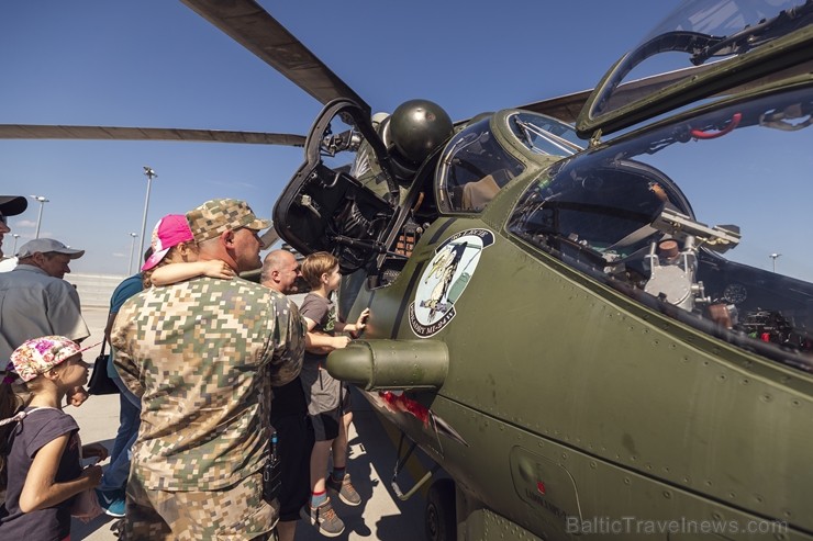 Aviācijas bāzē Lielvārdē 8.06.2019. norisinājās aviācijas paraugdemonstrējumi, kas veltīti Gaisa spēku simtgadei 256543