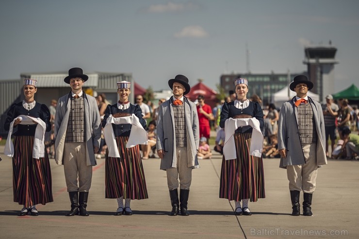 Aviācijas bāzē Lielvārdē 8.06.2019. norisinājās aviācijas paraugdemonstrējumi, kas veltīti Gaisa spēku simtgadei 256549