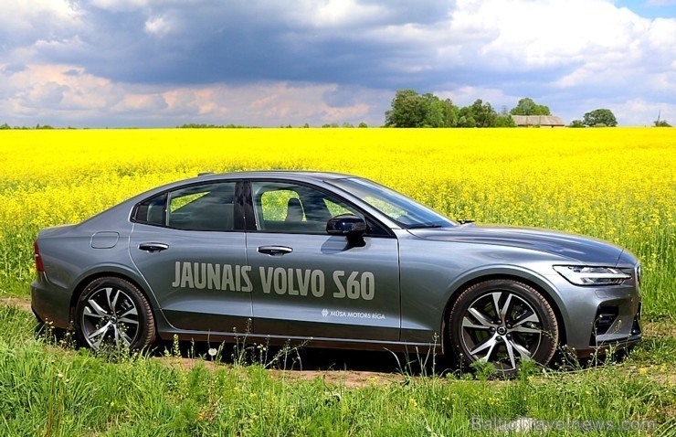 55 bildes - «Volvo S60 R-desing T5 FWD» (2019) 256654