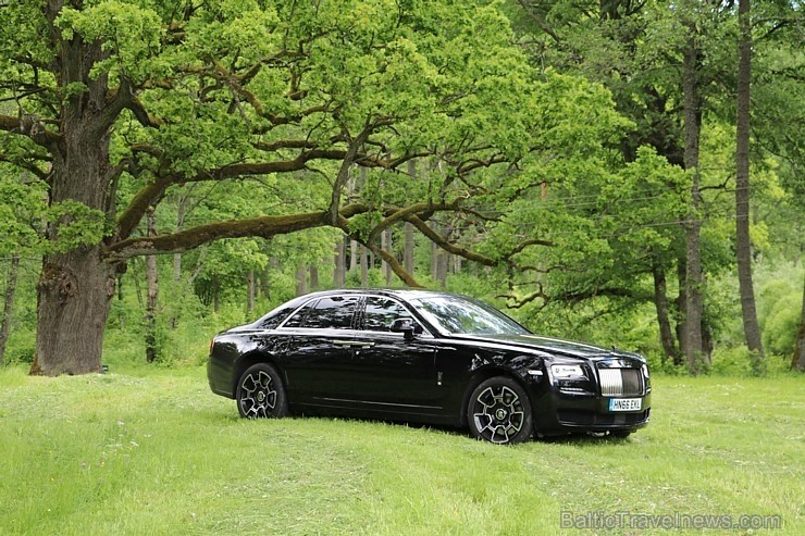 60 bildes - «Rolls-Royce Ghost Black Badge» 256692