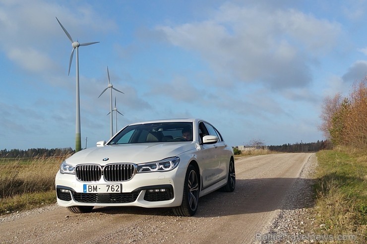 40 bildes - «BMW 730d xDrive» un 45 bildes - «BMW 730d xDrive» 256708