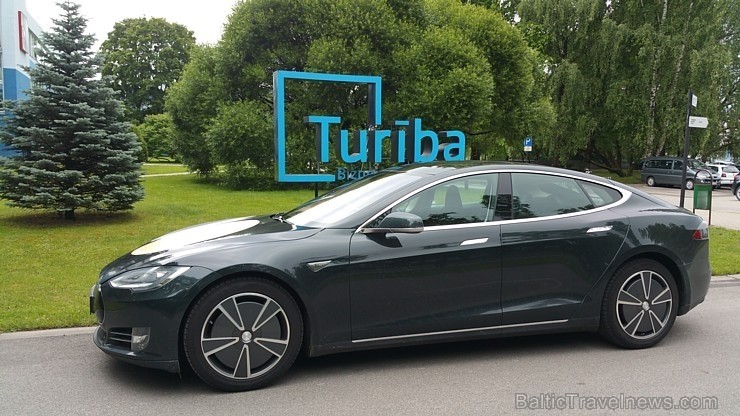 45 bildes - «Tesla Model S» 256712