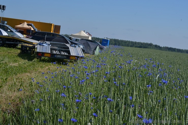 Rallijkrosa čempionāta 2. posms Salas novada Biržos pulcēja lielu skaitu sportistu un atbalstītāju, garantējot īpašu autosporta piepildītu brīvdienu 257048