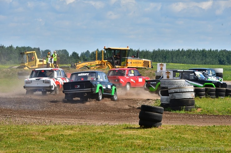 Rallijkrosa čempionāta 2. posms Salas novada Biržos pulcēja lielu skaitu sportistu un atbalstītāju, garantējot īpašu autosporta piepildītu brīvdienu 257056