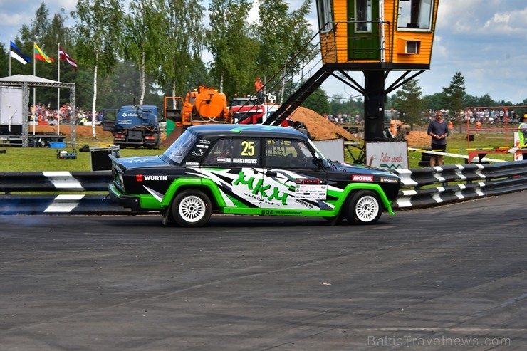 Rallijkrosa čempionāta 2. posms Salas novada Biržos pulcēja lielu skaitu sportistu un atbalstītāju, garantējot īpašu autosporta piepildītu brīvdienu 257060