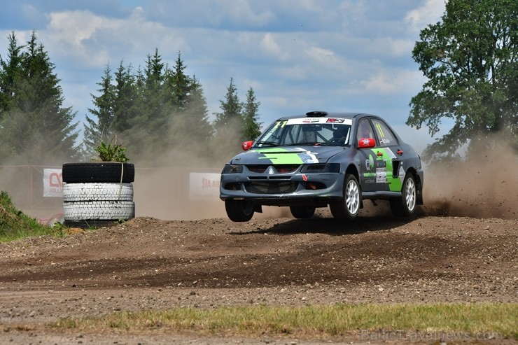 Rallijkrosa čempionāta 2. posms Salas novada Biržos pulcēja lielu skaitu sportistu un atbalstītāju, garantējot īpašu autosporta piepildītu brīvdienu 257063