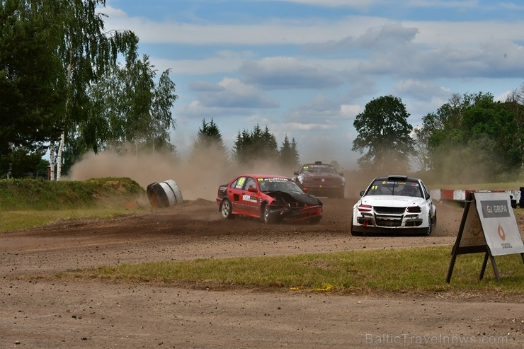 Rallijkrosa čempionāta 2. posms Salas novada Biržos pulcēja lielu skaitu sportistu un atbalstītāju, garantējot īpašu autosporta piepildītu brīvdienu 257069