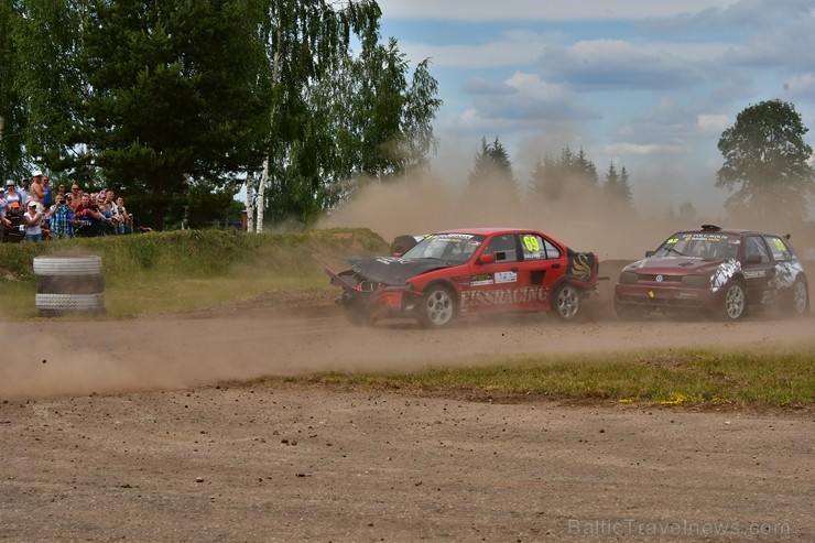 Rallijkrosa čempionāta 2. posms Salas novada Biržos pulcēja lielu skaitu sportistu un atbalstītāju, garantējot īpašu autosporta piepildītu brīvdienu 257070