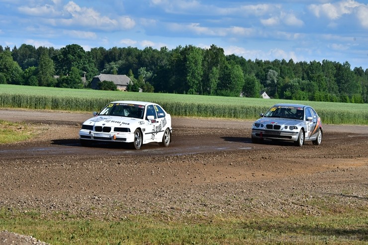 Rallijkrosa čempionāta 2. posms Salas novada Biržos pulcēja lielu skaitu sportistu un atbalstītāju, garantējot īpašu autosporta piepildītu brīvdienu 257083