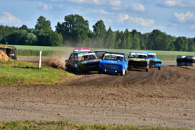 Rallijkrosa čempionāta 2. posms Salas novada Biržos pulcēja lielu skaitu sportistu un atbalstītāju, garantējot īpašu autosporta piepildītu brīvdienu 257084