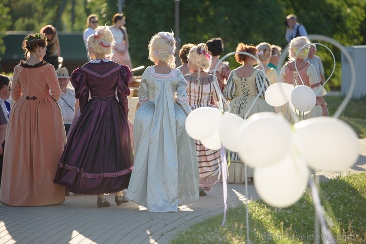 Rēzeknē15. jūnijā rīkoja Martas balli, kas veltīta Latgales novadniecei Martai Skavronskai, kurai liktenis bija lēmis kļūt par cara Pētera I sievu un  257237