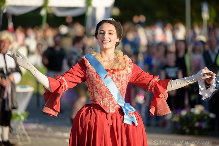 Rēzeknē15. jūnijā rīkoja Martas balli, kas veltīta Latgales novadniecei Martai Skavronskai, kurai liktenis bija lēmis kļūt par cara Pētera I sievu un  257271